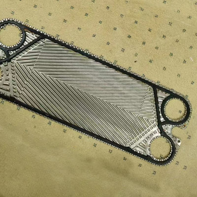 Flansche SUS304 Gasket Wärmetauscherplatten Wärmeübertragungsbereich Ruhige Oberflächenbehandlung